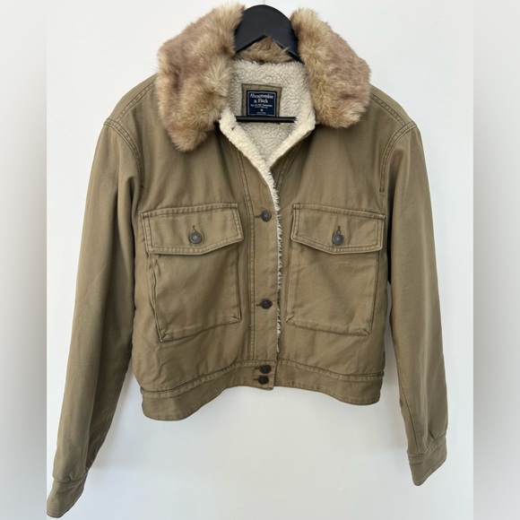 Abercrombie & Fitch Jackets & Blazers - Abercrombie & Fitch Womens Sherpa Lined Jacket Tan Faux Fur Collar Cropped Y2K M
